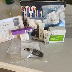 Cosmetic at with samples